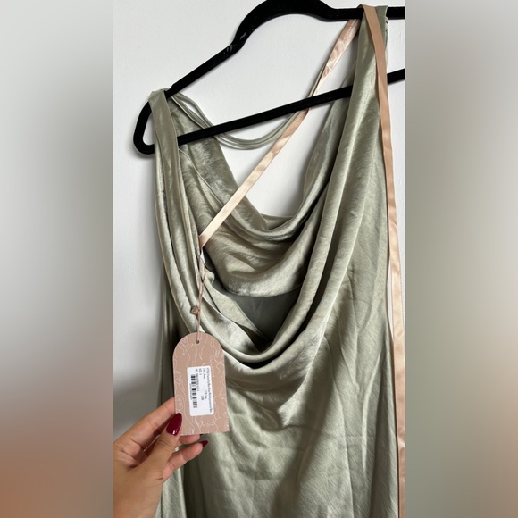 NWT - Meshki Sage green maxi dress with asymmetrical hem - Picture 5 of 6